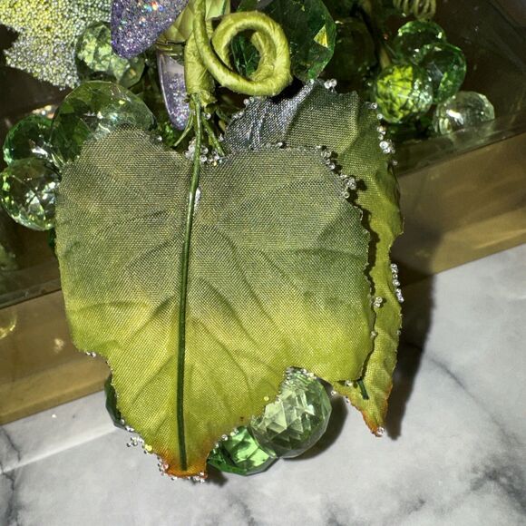 4 NEW Vintage Acrylic Faceted Green Ombré Grapes Cluster Decor Sugared Leaves - Picture 10 of 13